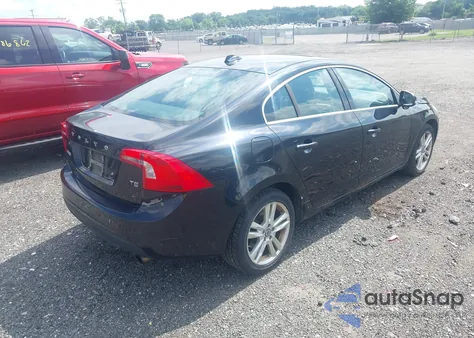 2012 Volvo S60 T5 z USA, uszkodzony, nr VIN YV1622FS6C2130344